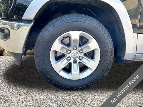 Used 2019 RAM 1500 Laramie AWD/4WD image 9