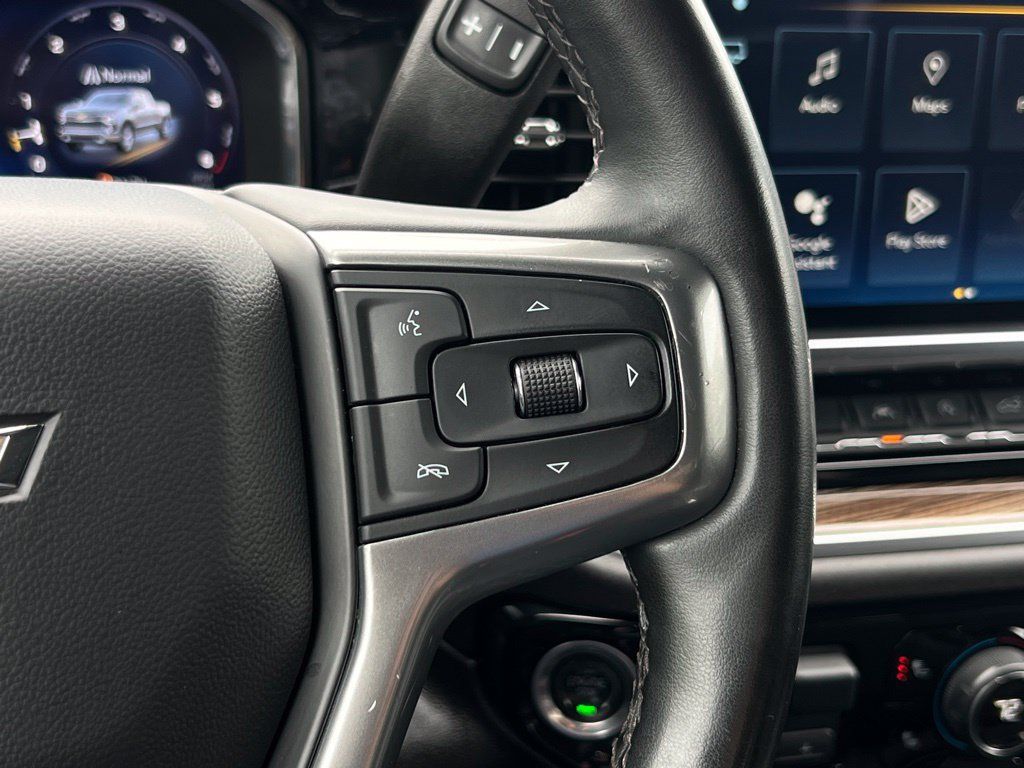 Used 2025 Chevrolet Silverado 1500 LT RWD image 27
