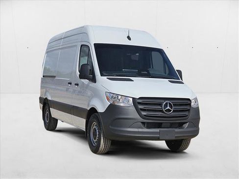 Used 2025 Mercedes-Benz Sprinter 2500 image 6