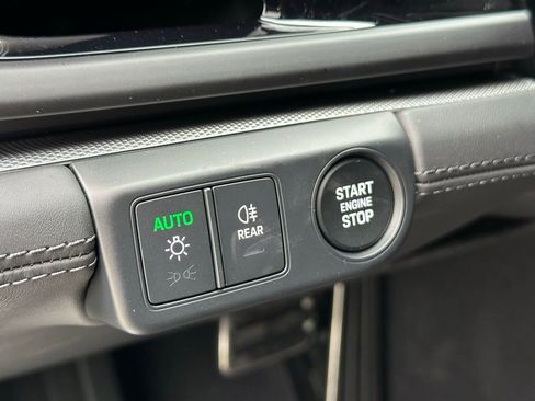 Used 2026 Porsche Panamera 4 E-Hybrid AWD/4WD image 18