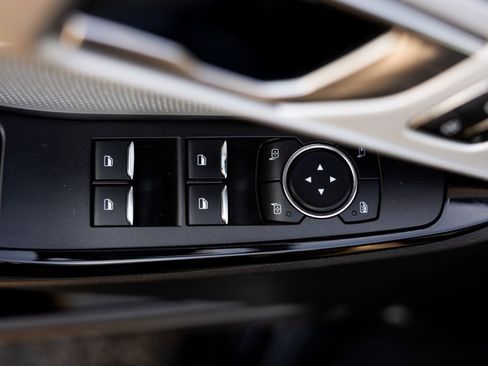 Used 2022 Ford Explorer Platinum w/ Equipment Group 601A AWD/4WD image 26