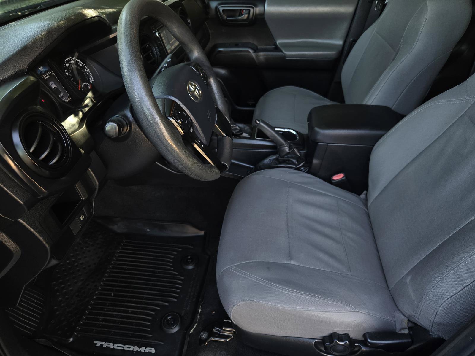 Used 2018 Toyota Tacoma SR RWD image 22