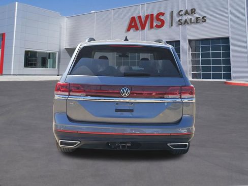 Used 2025 Volkswagen Atlas SE image 5