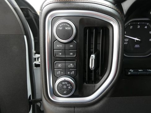 Used 2021 GMC Sierra 1500 AT4 w/ Technology Package AWD/4WD image 23