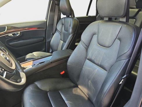 Used 2016 Volvo XC90 T6 Momentum w/ Momentum Plus Package AWD/4WD image 18