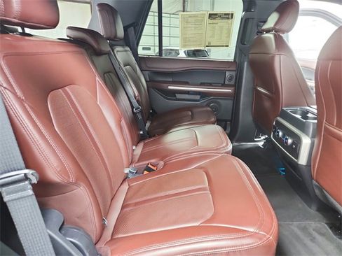 Used 2024 Ford Expedition Limited image 42