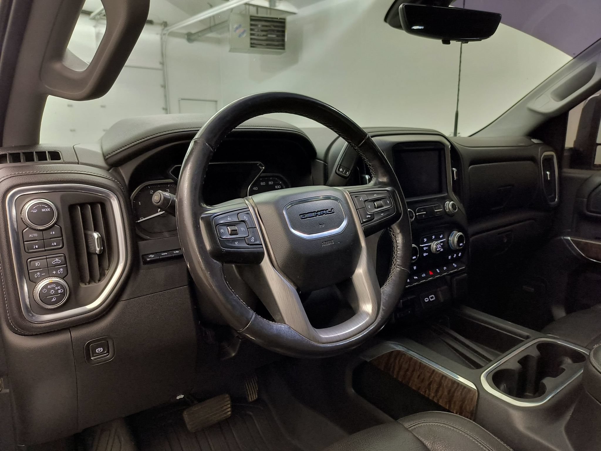 Used 2020 GMC Sierra 3500 Denali w/ Denali Ultimate Package AWD/4WD image 4