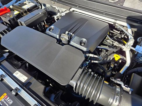 Certified 2024 Chevrolet Colorado LT w/ LT Convenience Package image 16