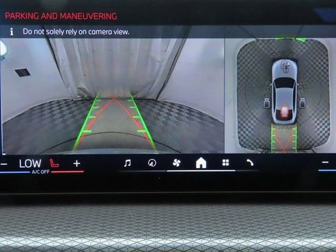 Used 2025 BMW i4 eDrive40 w/ M Sport Package image 16