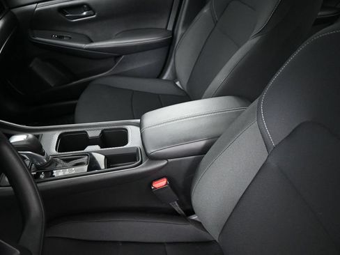 Used 2025 Nissan Sentra S FWD image 9