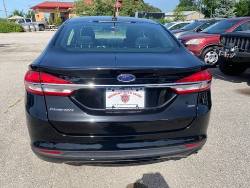 Used 2017 Ford Fusion SE FWD image 5