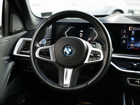 Used 2025 BMW X5 xDrive50e w/ Executive Package image 28