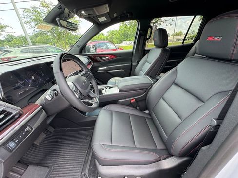 New 2026 Chevrolet Traverse Z71 w/ Enhanced Driving Package AWD/4WD image 11