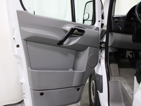 Used 2013 Mercedes-Benz Sprinter 2500 image 6