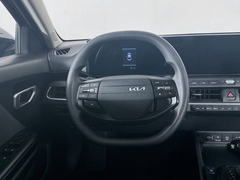 Used 2025 Kia K4 FWD image 18