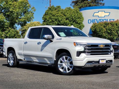 Used 2023 Chevrolet Silverado 1500 High Country w/ High Country Premium Package image 2