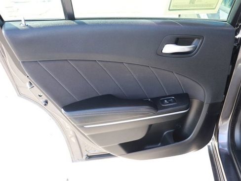 Used 2019 Dodge Charger SXT image 12