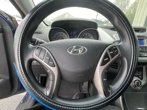 Used 2013 Hyundai Elantra image 11