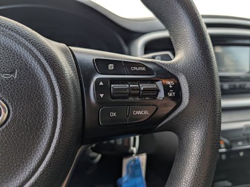 Used 2016 Kia Sorento LX image 26