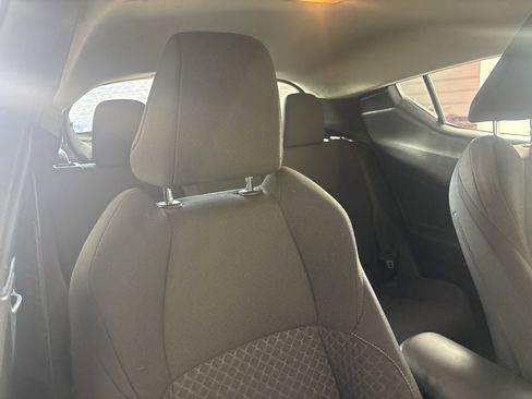 Used 2021 Toyota C-HR LE image 30