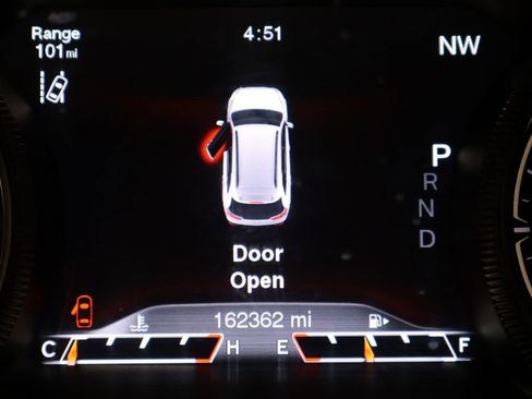 Used 2015 Jeep Cherokee Trailhawk w/ Comfort/Convenience Group image 48