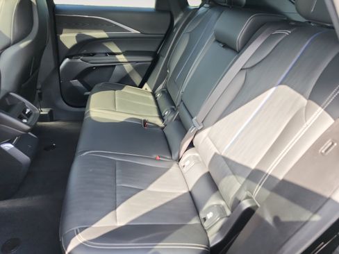 Used 2024 Cadillac Lyriq Luxury RWD image 13