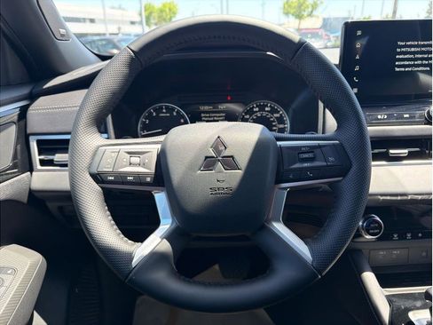New 2026 Mitsubishi Outlander LE FWD image 14