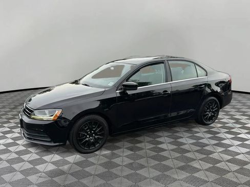 Used 2017 Volkswagen Jetta S FWD image 2