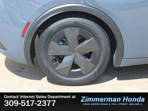 Used 2023 Toyota Prius LE FWD image 22