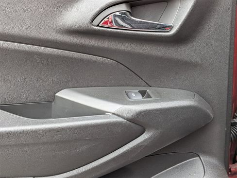 Used 2025 Chevrolet Trax LT w/ LT Convenience Package image 23