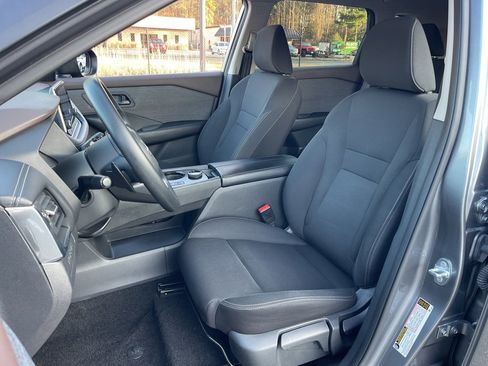 Used 2023 Nissan Rogue S image 18