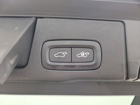 Certified 2025 Volvo XC40 B5 Plus image 11