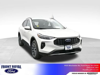 New 2025 Ford Escape SE w/ Class II Trailer Tow Package