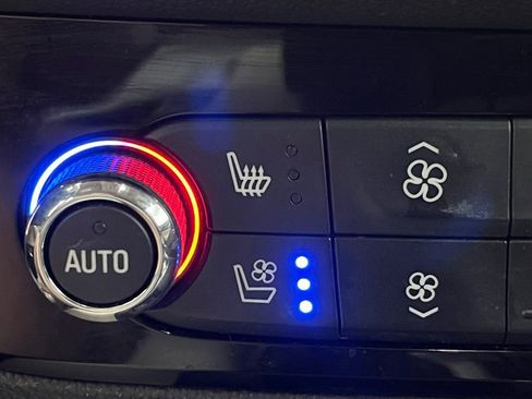 Used 2021 Buick Enclave Premium w/ Sun and Sites Package image 6