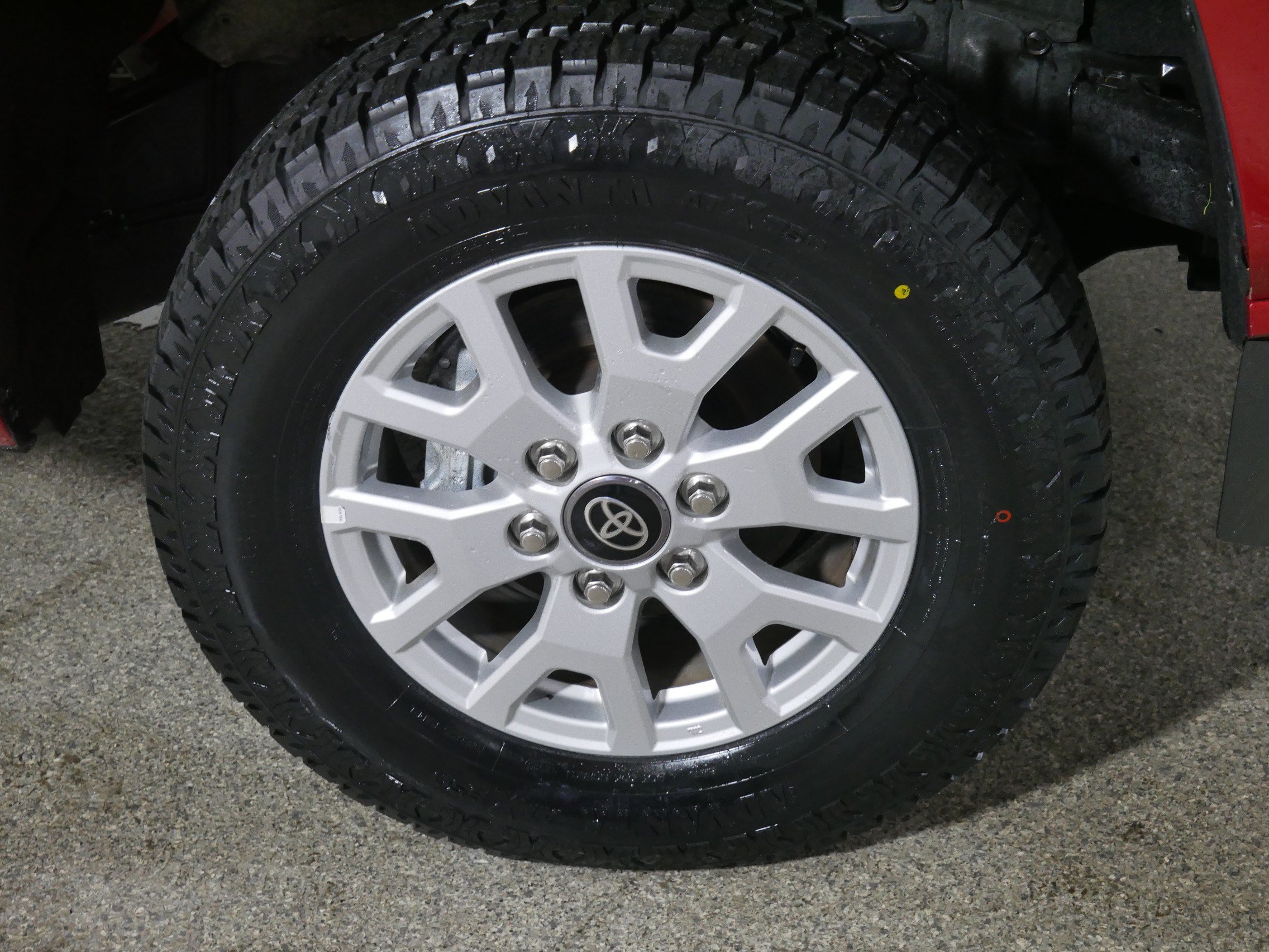 Used 2025 Toyota Tacoma SR AWD/4WD image 15