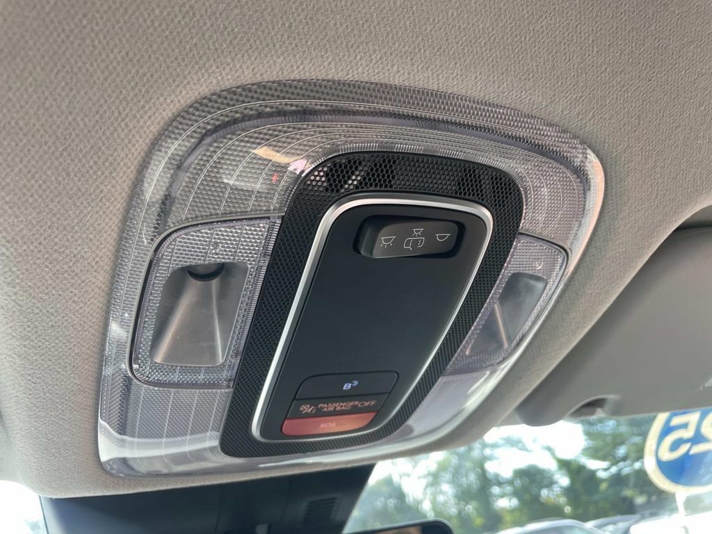 Used 2025 Hyundai Kona SEL AWD/4WD image 24