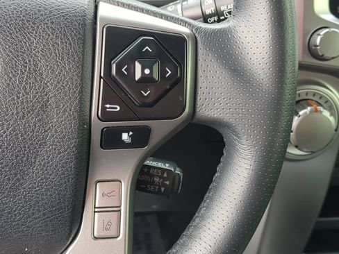 Used 2022 Toyota 4Runner SR5 RWD image 20