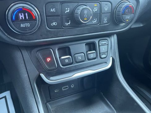 Used 2019 GMC Terrain SLE image 15