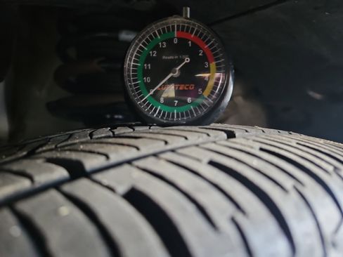 Used 2024 Nissan Versa SR w/ Trunk Package image 24