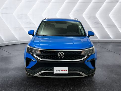 Used 2022 Volkswagen Taos SE image 2