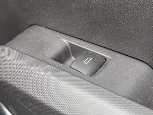 Used 2023 Chevrolet Colorado LT image 32