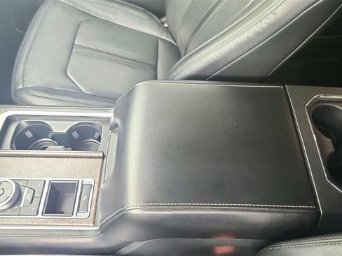 Used 2020 Ford Expedition Limited image 18