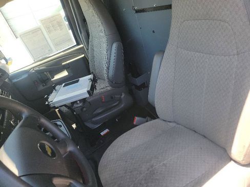 Used 2021 Chevrolet Express 2500 RWD image 5