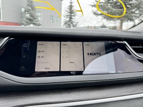 New 2023 Jeep Grand Cherokee Limited w/ Luxury Tech Group II image 16