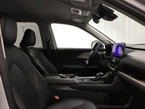 Used 2024 Toyota Grand Highlander Limited image 26