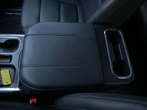 Used 2025 Chevrolet Silverado 1500 LT Trail Boss w/ Convenience Package II image 32