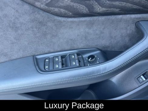 Used 2021 Audi Q8 Prestige image 13