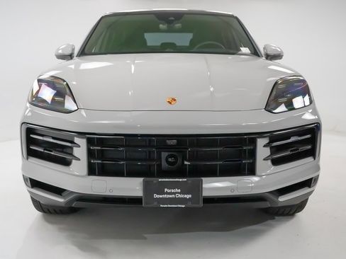 Certified 2025 Porsche Cayenne S image 6