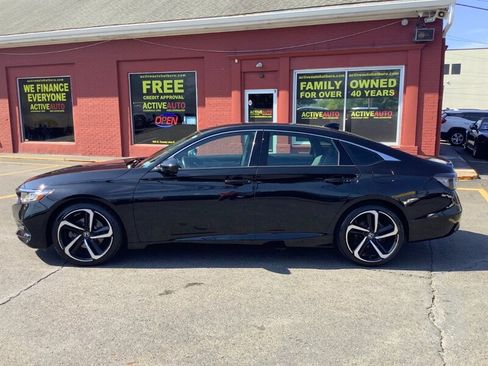 Used 2018 Honda Accord Sport image 4