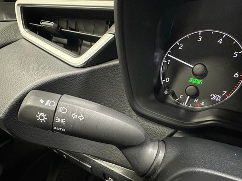 Used 2025 Toyota Corolla SE image 21